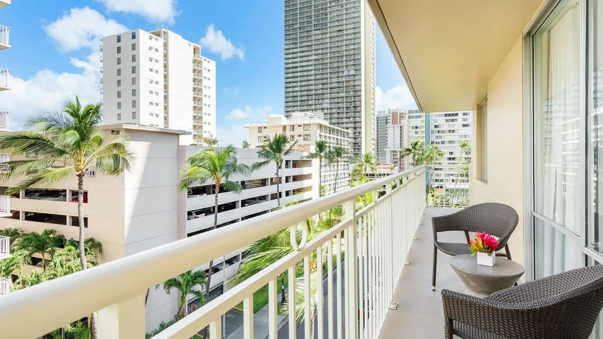 Courtyard By Marriott Waikiki Beach Honolulu