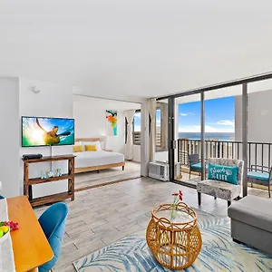 1br With Great Ocean Views, 1 Block To Waikiki Apartment