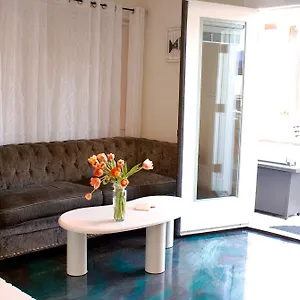 https://127-46th-st-newport-beach.topanaheimhotels.com